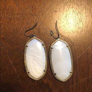 Kendra Scott Danielle earrings white